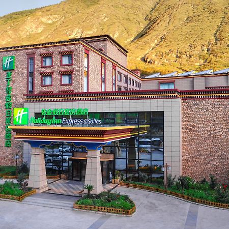 Holiday Inn Express Daocheng Yading, An Ihg Hotel Exterior photo